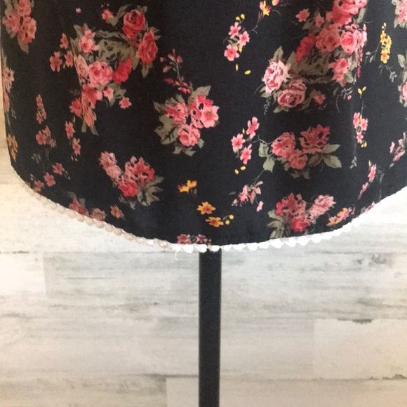 Black Floral No Boundaries Blouse - Picture 7 of 9